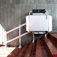 Recomendaciones para elegir una plataforma salvaescaleras en Alicante